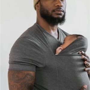 Lalabu Men's Grey V-Neck Tee - Baby wearing- Size Large